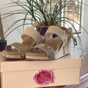 Women’s shoes size 8